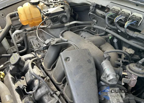 2008 Ford Escape z USA, uszkodzony, nr VIN 1FMCU93168KB59028